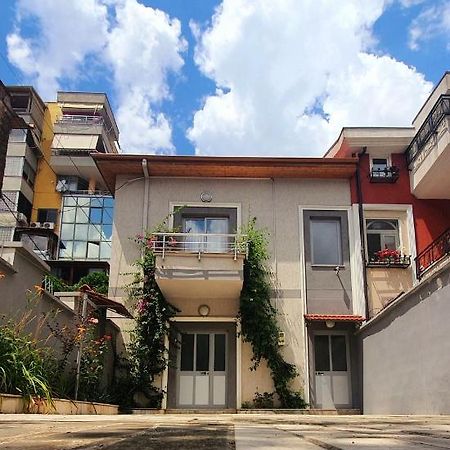 A Cheerful Villa With Free Parking Space Tirana Exterior photo
