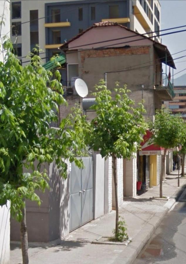 A Cheerful Villa With Free Parking Space Tirana Exterior photo